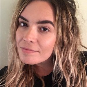 Meet your Posher, Cassandra